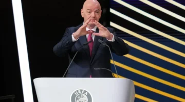 قرار استثنائي.. رئيس الفيفا يحصل على الجنسية السعودية بمرسوم ملكي مرتقب